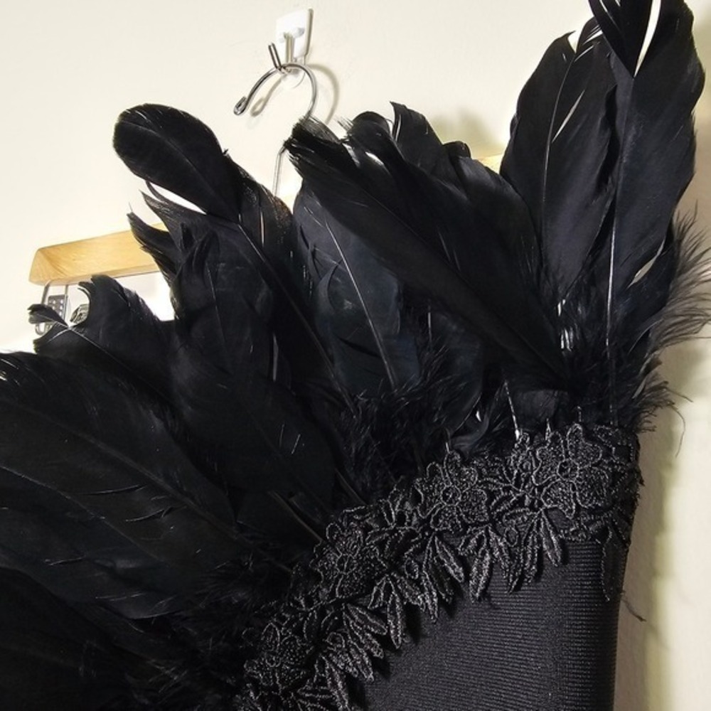 Black Feathered Mini Dress Bodycon Going Out Holiday LBD Party Stretch Small ~ - Picture 4 of 9